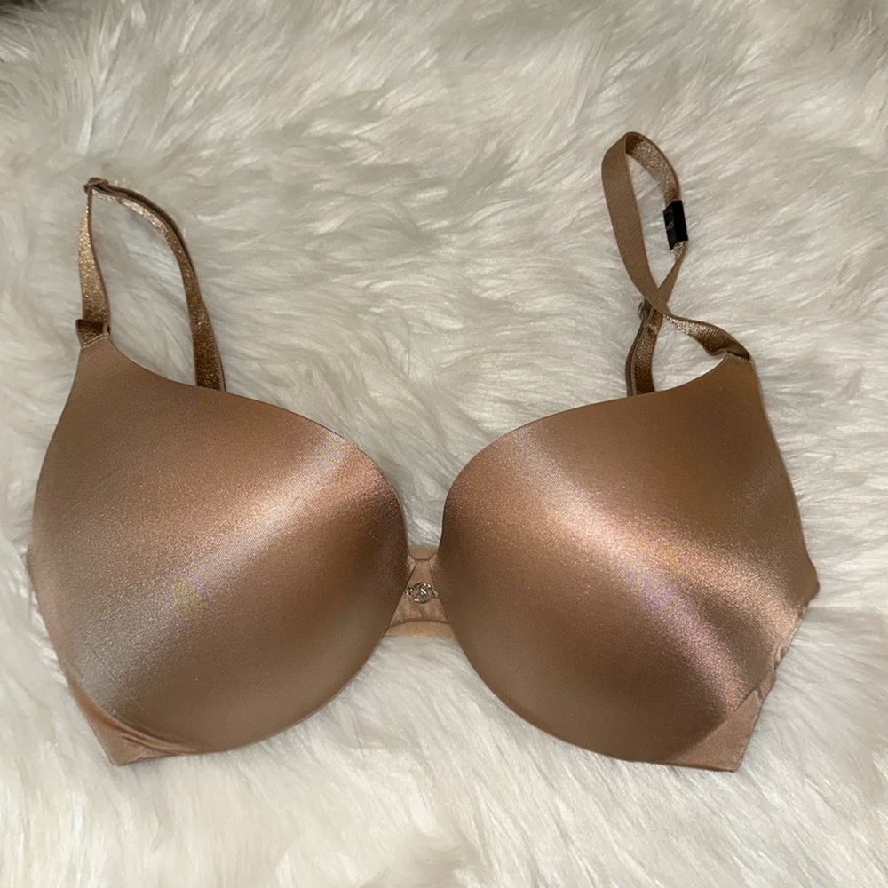 NWT Victoria’s Secret very sexy bra 32DD